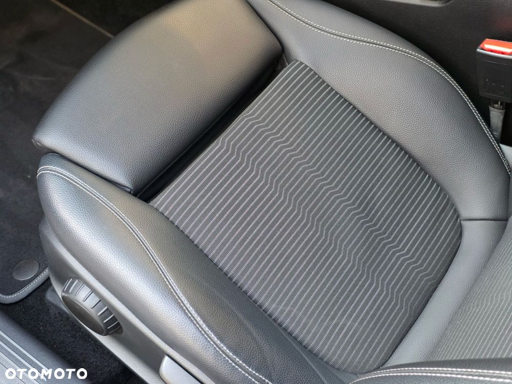 Mercedes-Benz Klasa A 180 7G-DCT - 19