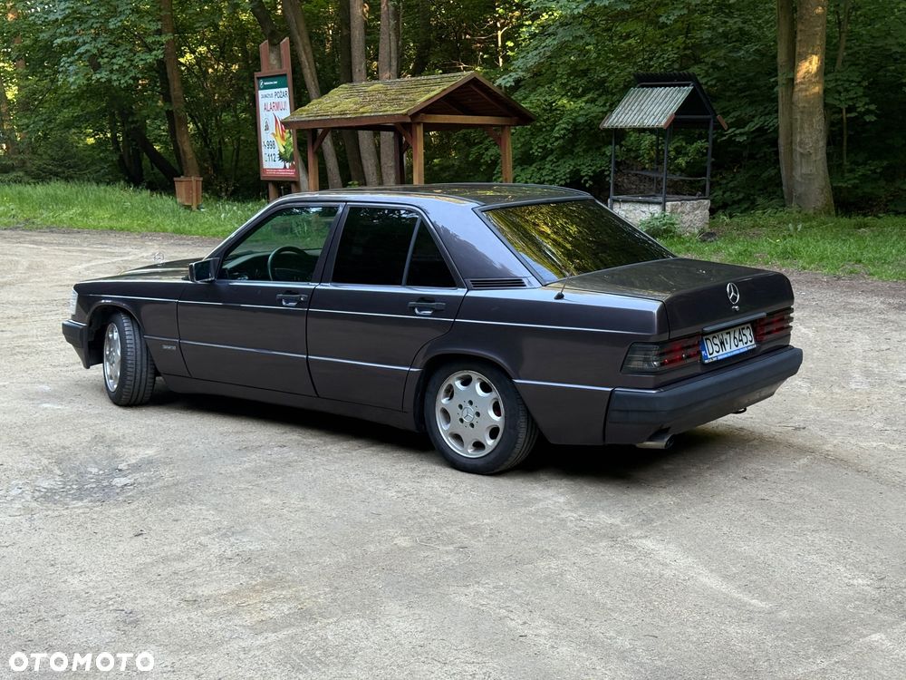 Mercedes-Benz W201 (190) - 4