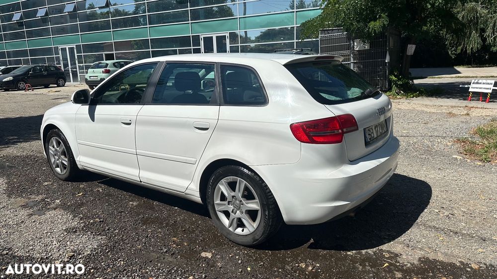 Audi A3 Sportback 1.6 TDI Ambiente - 3