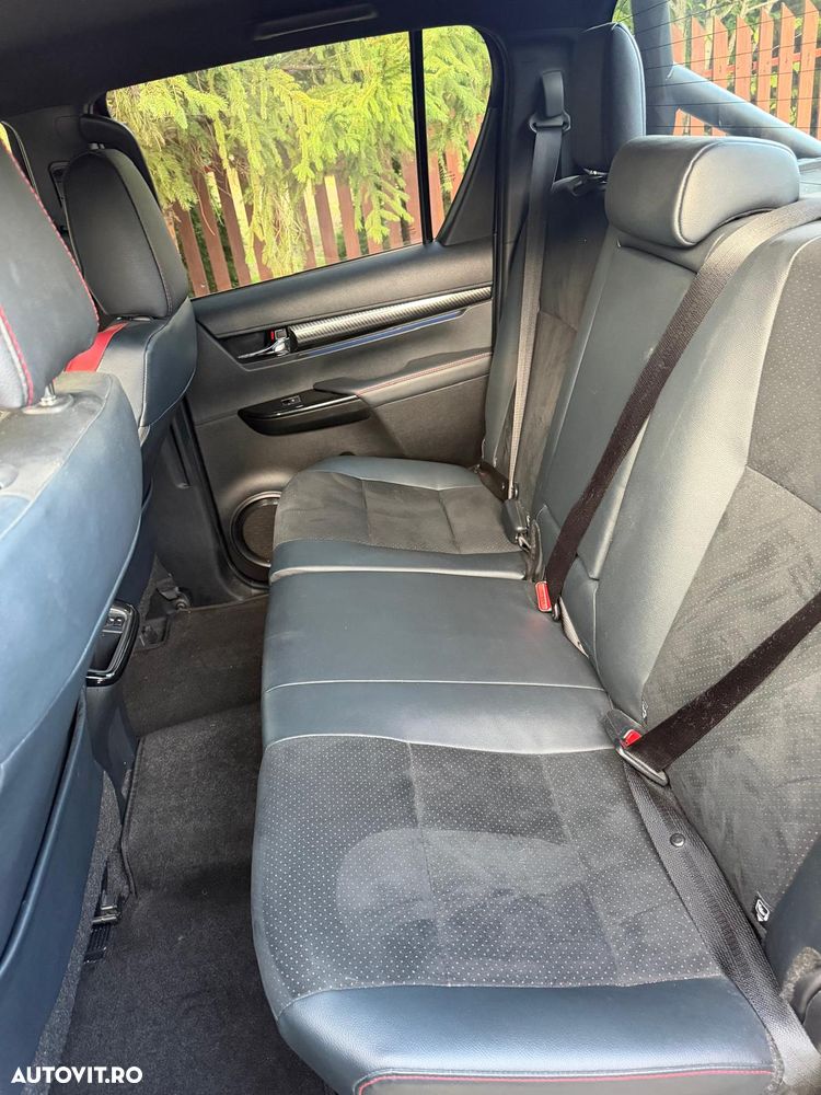 Toyota Hilux 2.8D 204CP 4x4 Double Cab AT GR Sport II - 17