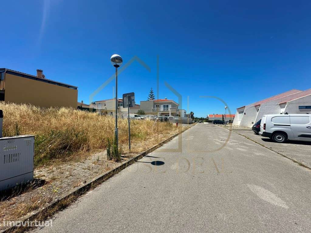 Lote de Terreno com a área de 424m2. Aldeia de Irmãos. Azeitão - Grande imagem: 5/7