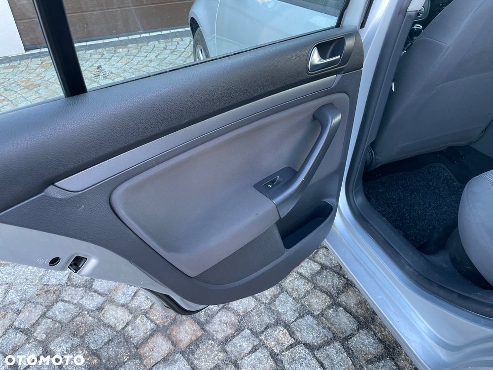 Volkswagen Golf - 14