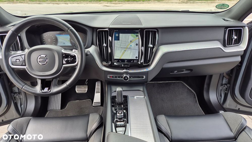 Volvo XC 60 T8 AWD Plug-In Hybrid R-Design - 11