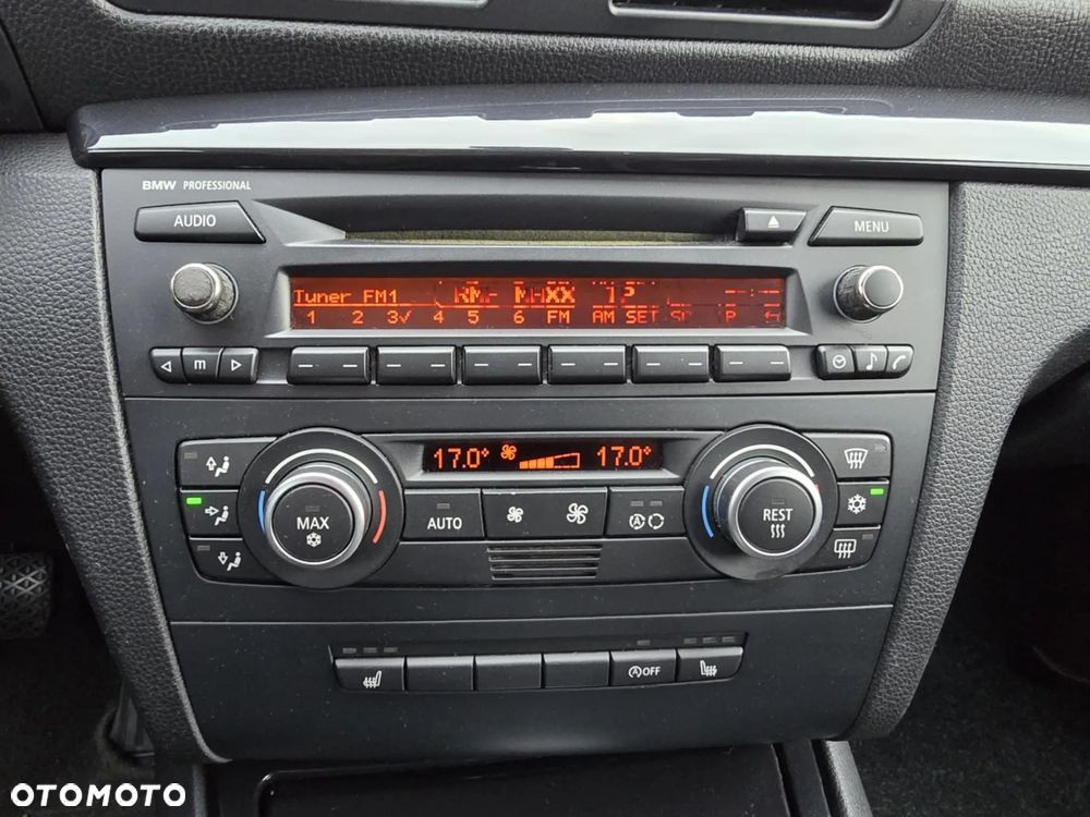 BMW Seria 1 116i - 28