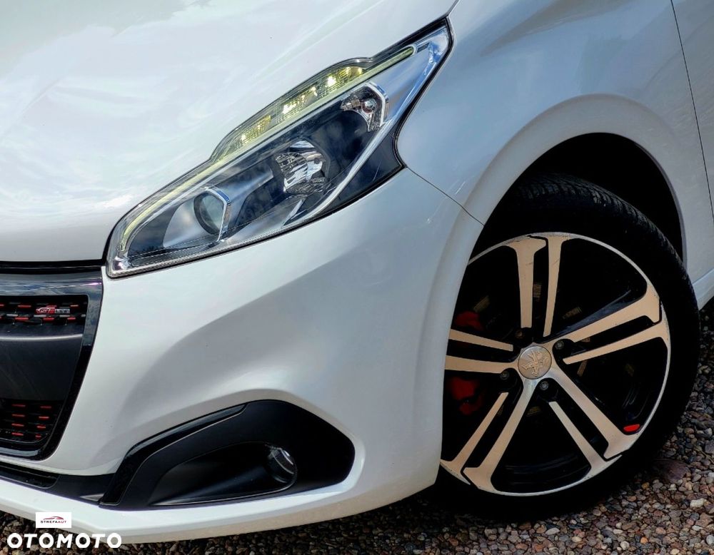 Peugeot 208 - 32