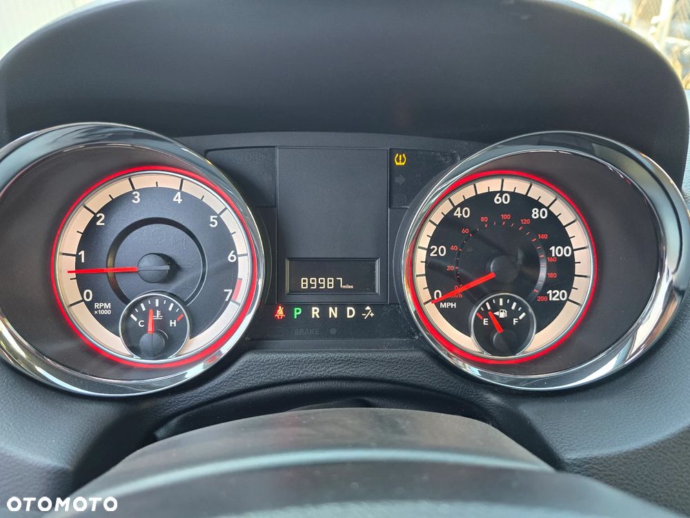 Dodge Grand Caravan - 23