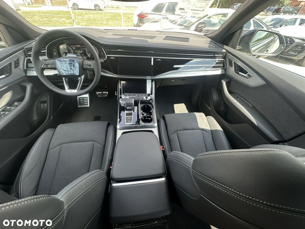 Audi Q8 - 11