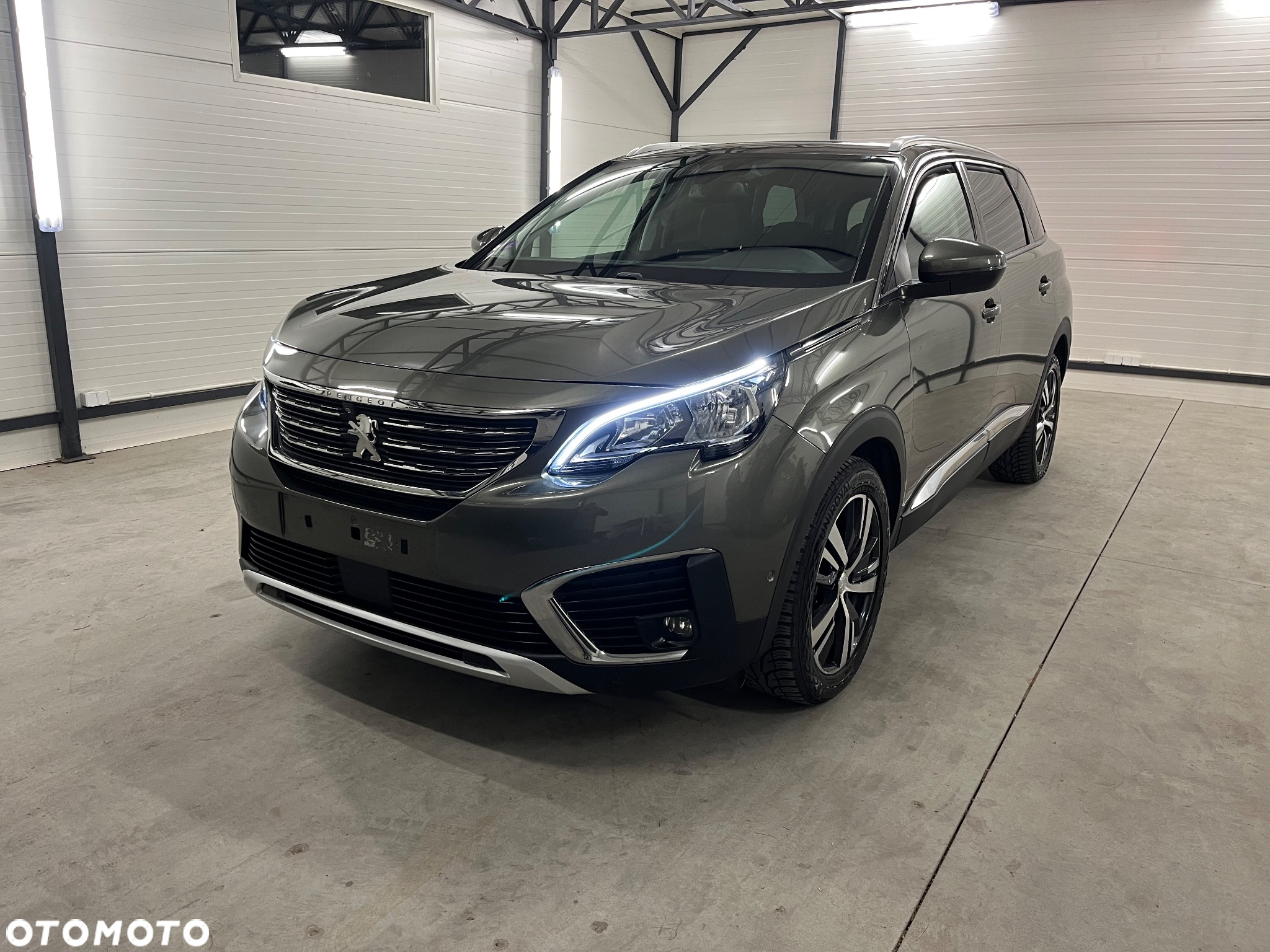 Peugeot 5008 PureTech 130 EAT8 Stop & Start Allure Business-Paket - 36