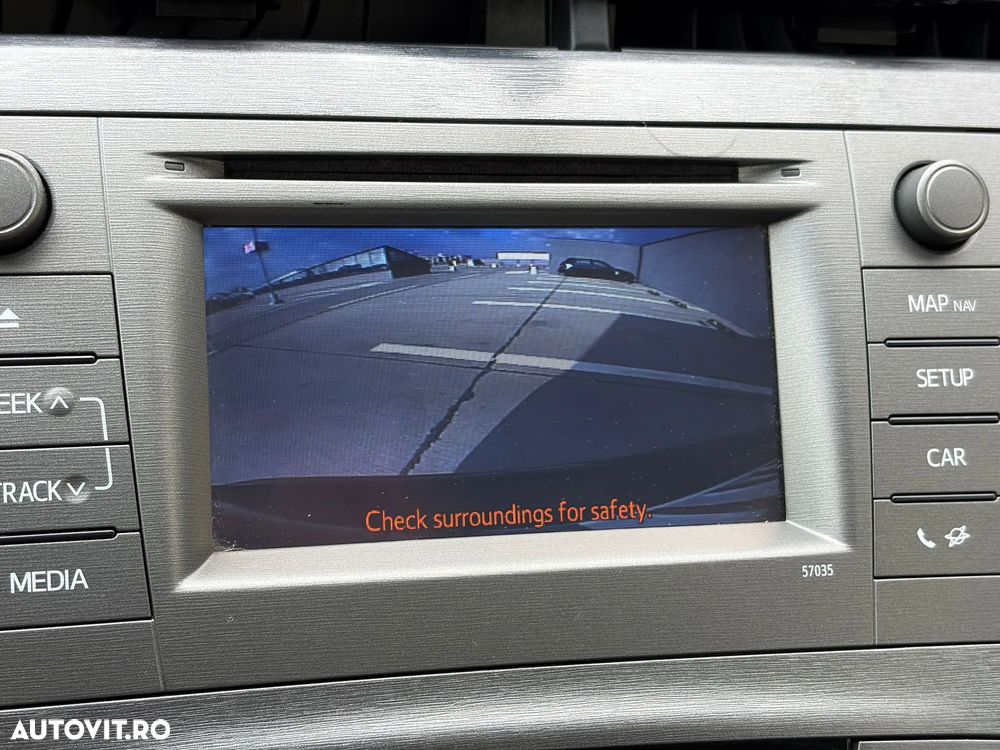 Toyota Prius (Hybrid) Executive - 8