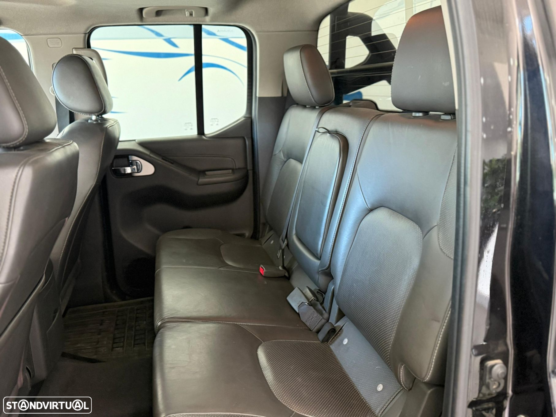 Nissan Navara 2.5 dCi CD LE Hi-Tech +P.Premium AT 4WD - 6