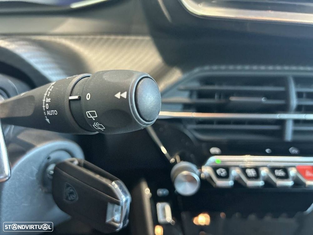 Peugeot 208 1.2 Hybrid Allure e-DCS6 - 14
