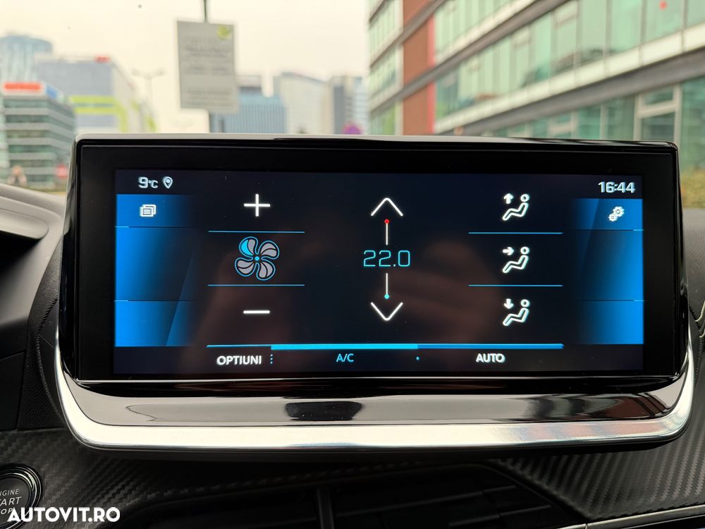 Peugeot 208 PureTech 130 EAT8 GT Pack - 37