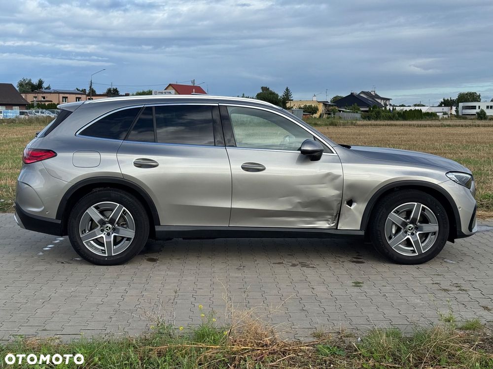 Mercedes-Benz GLC 300 4Matic 9G-TRONIC AMG Line Plus - 12