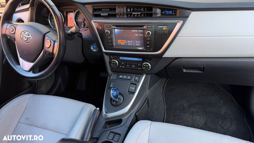 Toyota Auris - 12