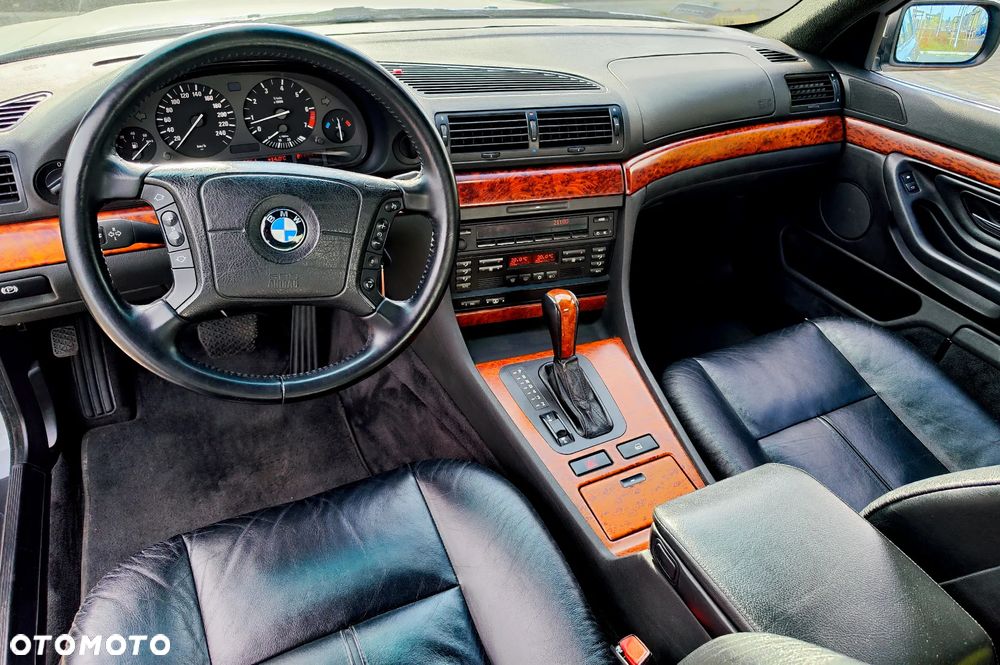 BMW Seria 7 740i V8 - 15