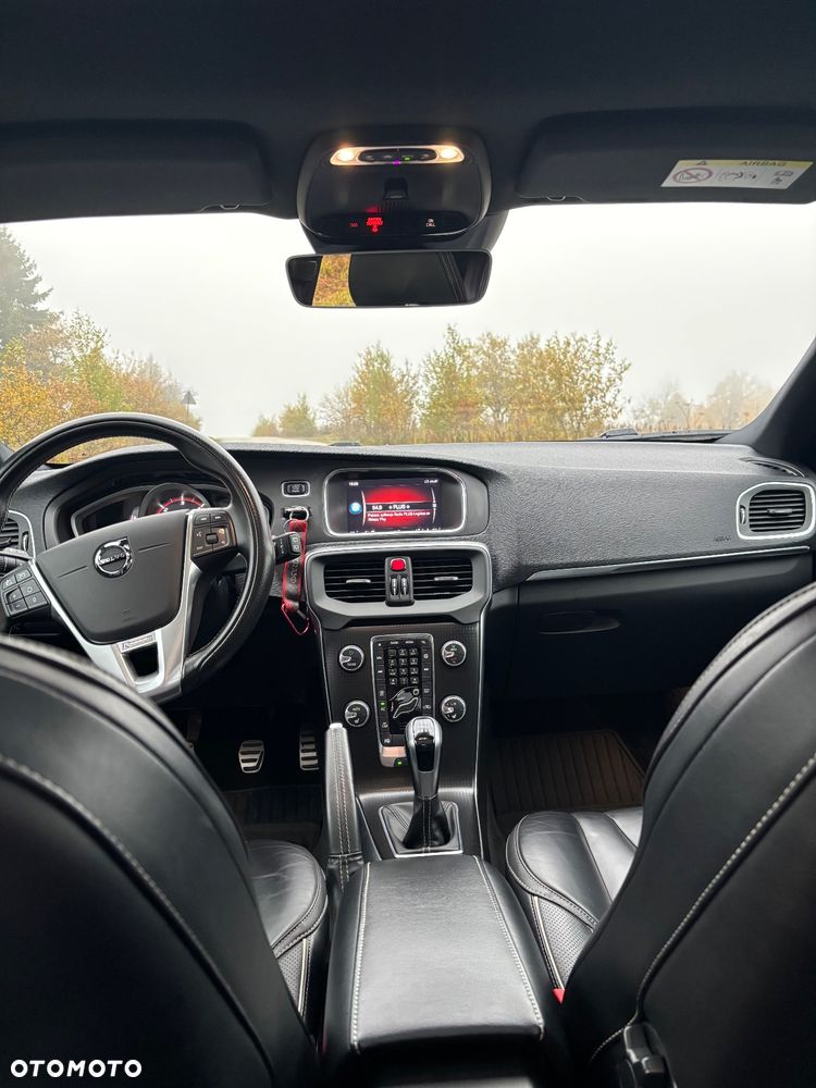 Volvo V40 D3 Drive-E R-Design Momentum - 10