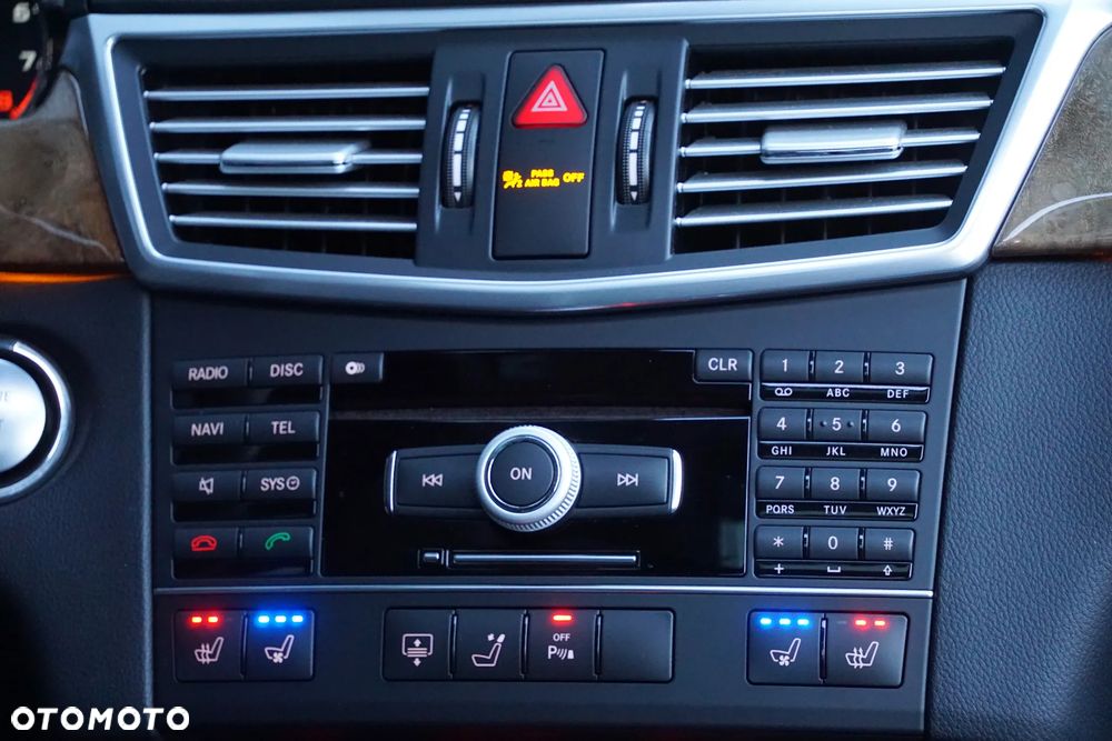 Mercedes-Benz Klasa E 63 AMG AMG Speedshift 7G-MCT - 35