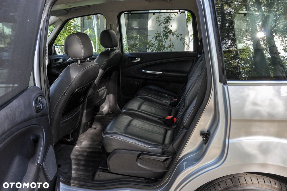 Ford Galaxy - 8