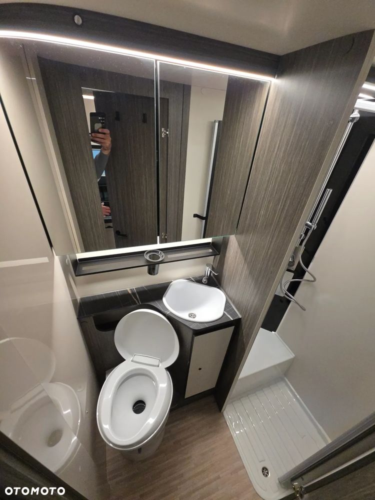 McLOUIS MC4 860 - MODEL 2026 -AUTOMAT ZIMOWY  5 osobowy, 6.99m  PoŁintegra 2x łóżko Elektryczne - 26