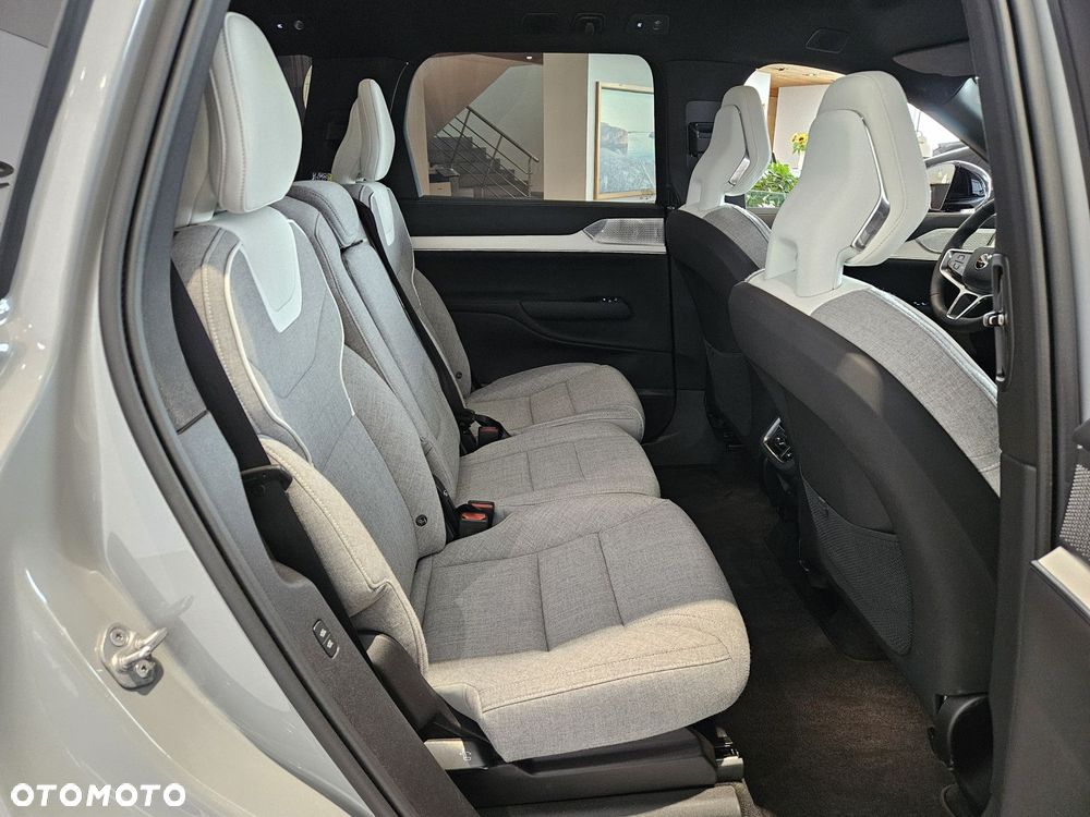 Volvo EX90 - 21