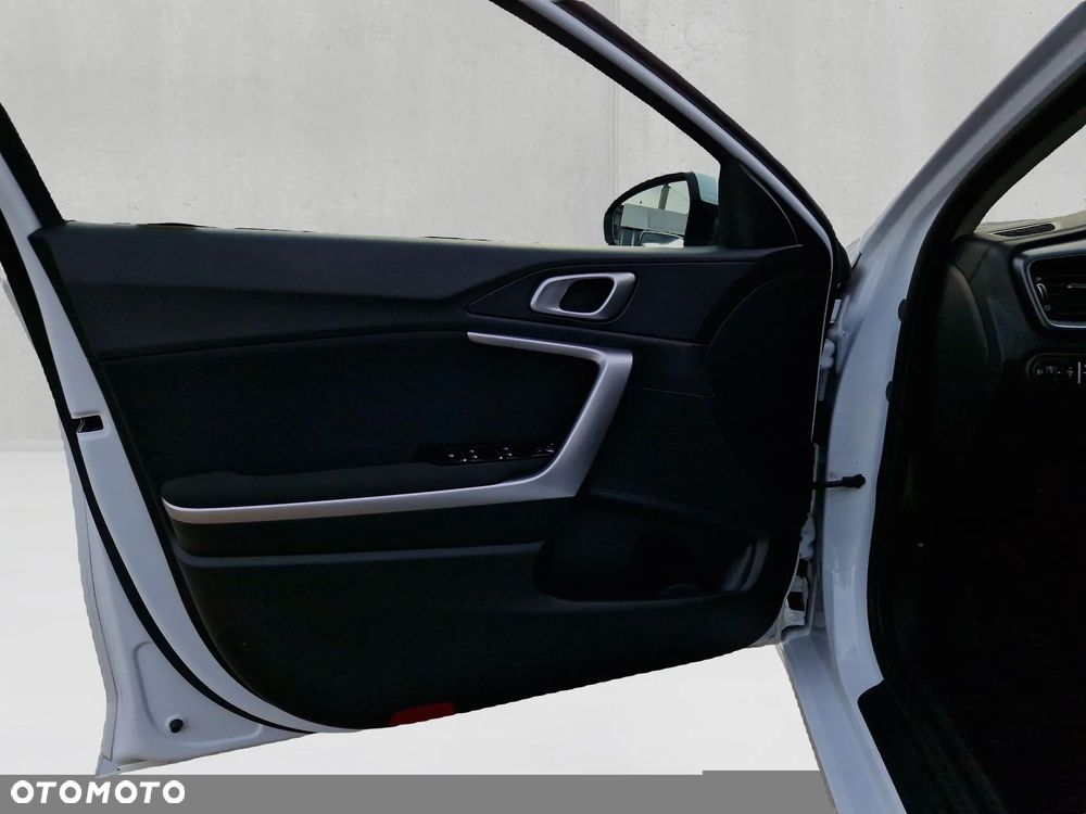 Kia Ceed 1.5 T-GDI M - 10