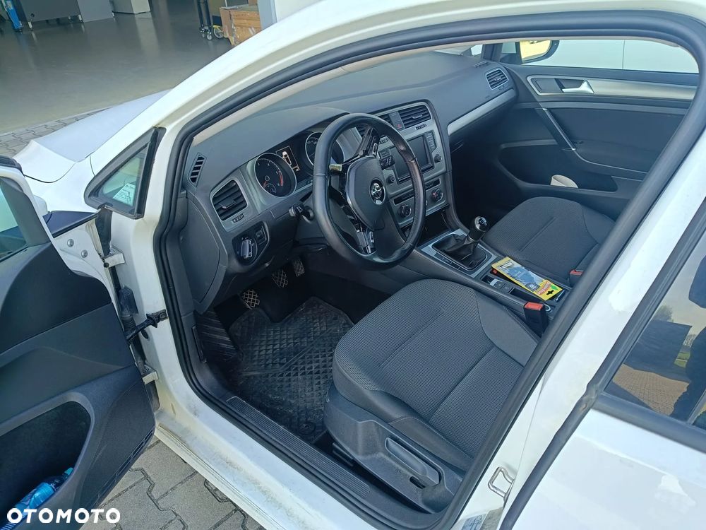Volkswagen Golf 1.6 TDI BlueMotion Trendline - 5