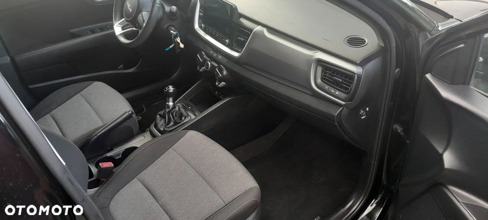 Kia Stonic 1.2 L - 8