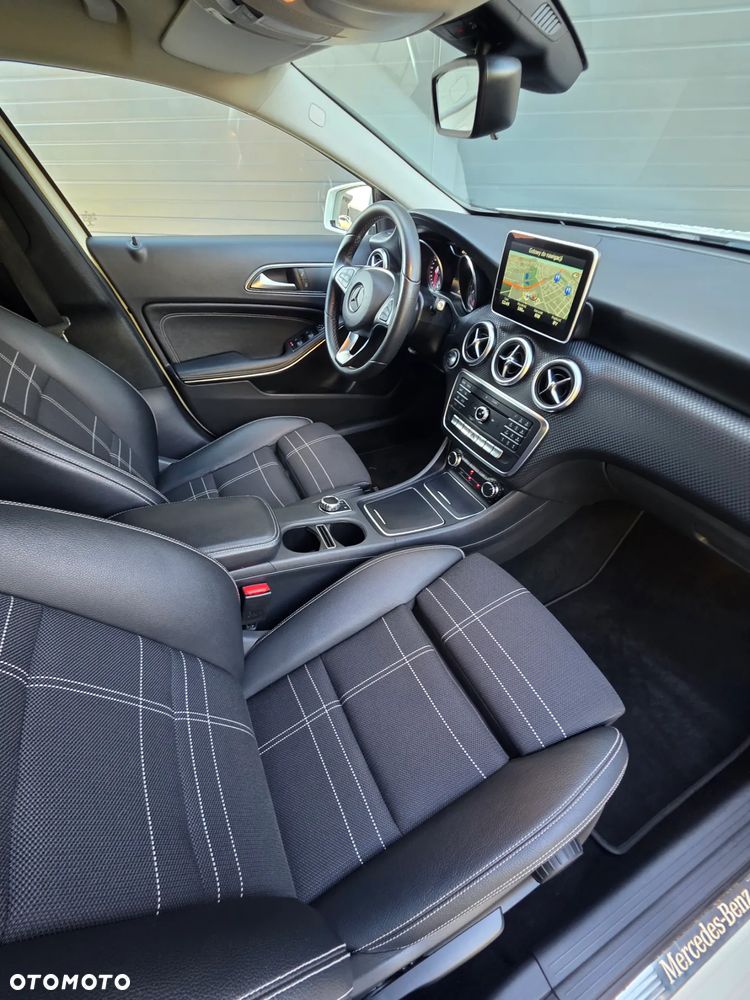 Mercedes-Benz Klasa A 180 7G-DCT AMG Line - 27