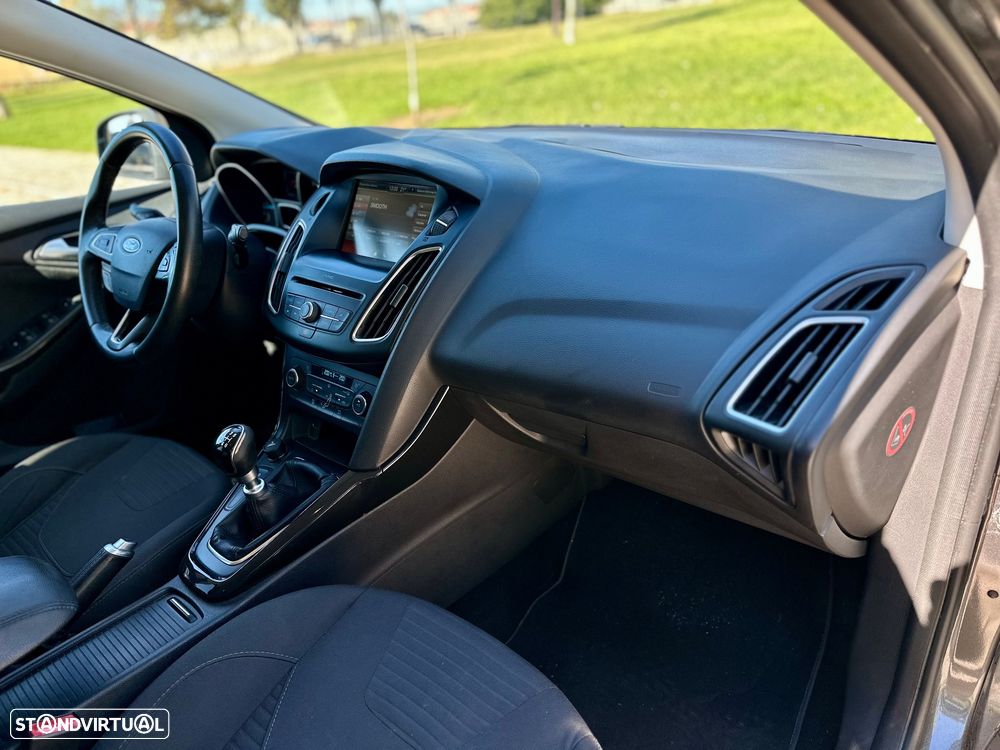 Ford Focus SW 1.5 TDCi Titanium - 28