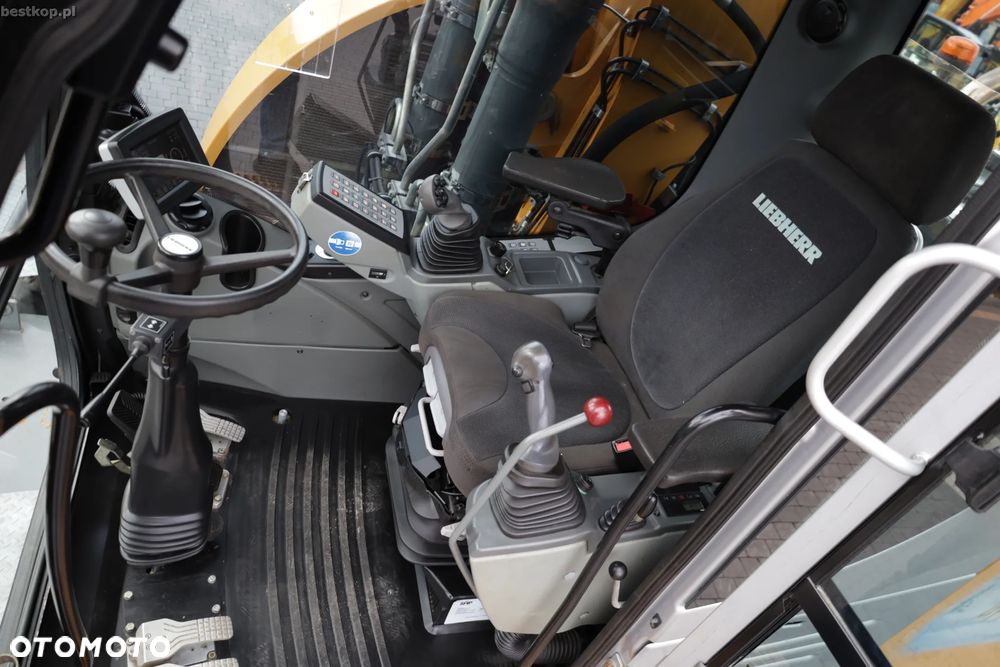 Liebherr A918 Compact Litronic - 29