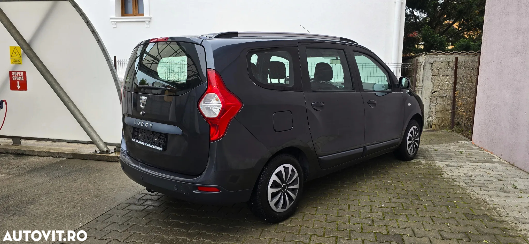Dacia Lodgy 1.2 TCe 115 CP Laureate - 3
