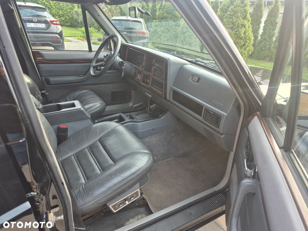 Jeep Cherokee - 12