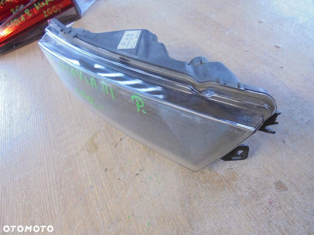 SKODA OCTAVIA III HALOGEN PRAWY PRZÓD EUROPA - 2