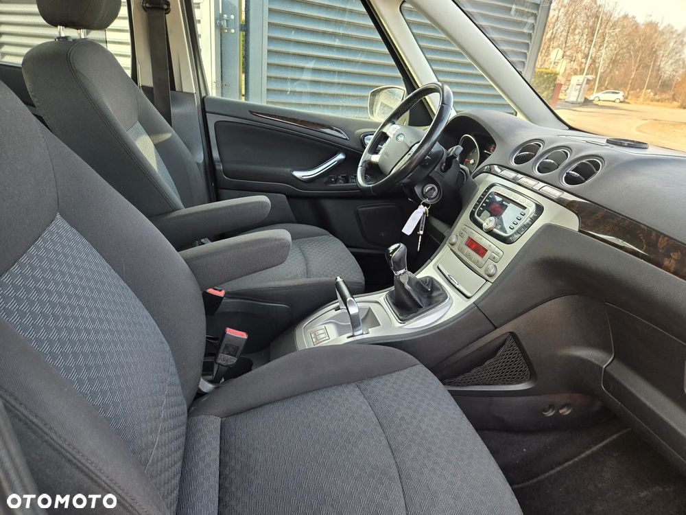 Ford Galaxy 2.0 Concept - 15