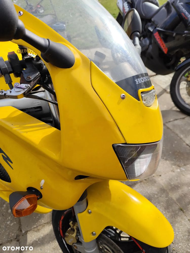 Honda VTR - 24