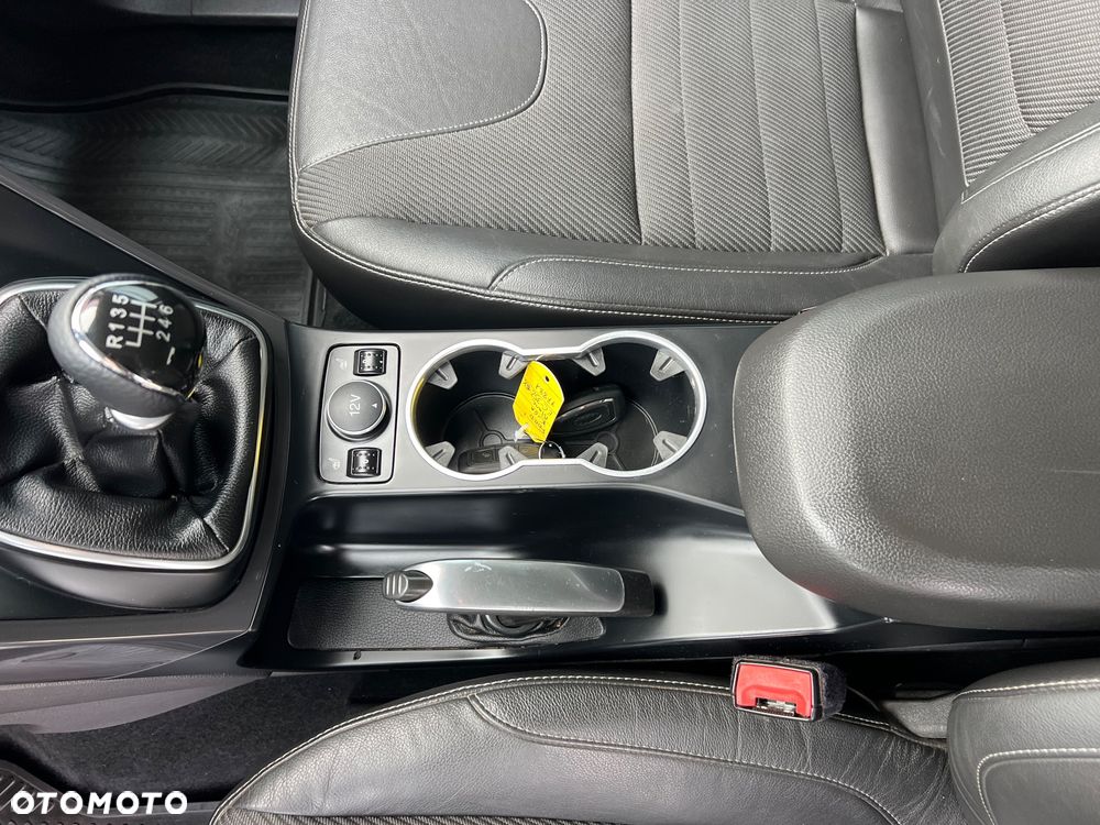 Ford Kuga 2.0 TDCi 2x4 Titanium - 22