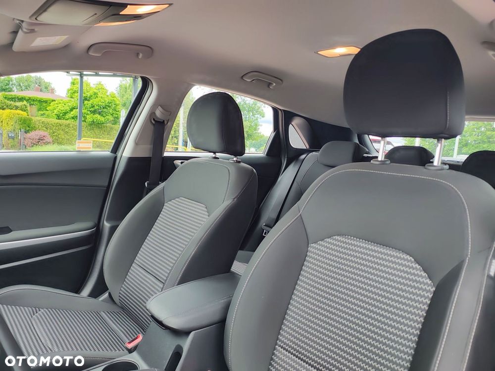 Kia Ceed 1.5 T-GDI M - 11