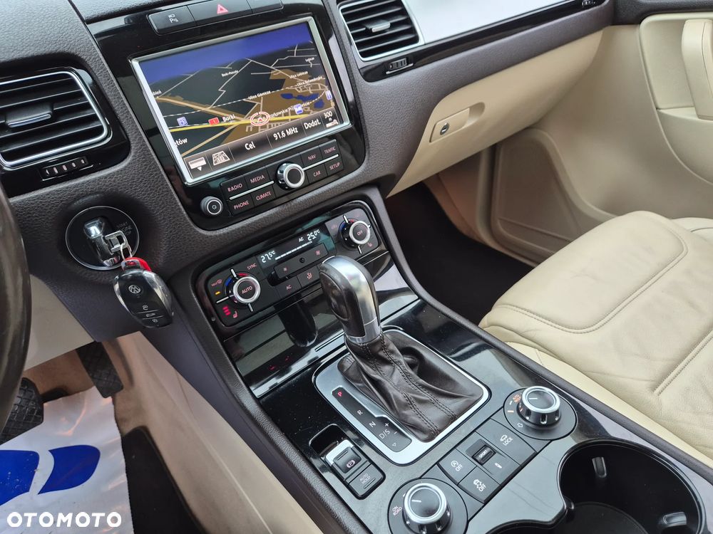 Volkswagen Touareg 3.0 V6 TDI BMT Business Line - 36