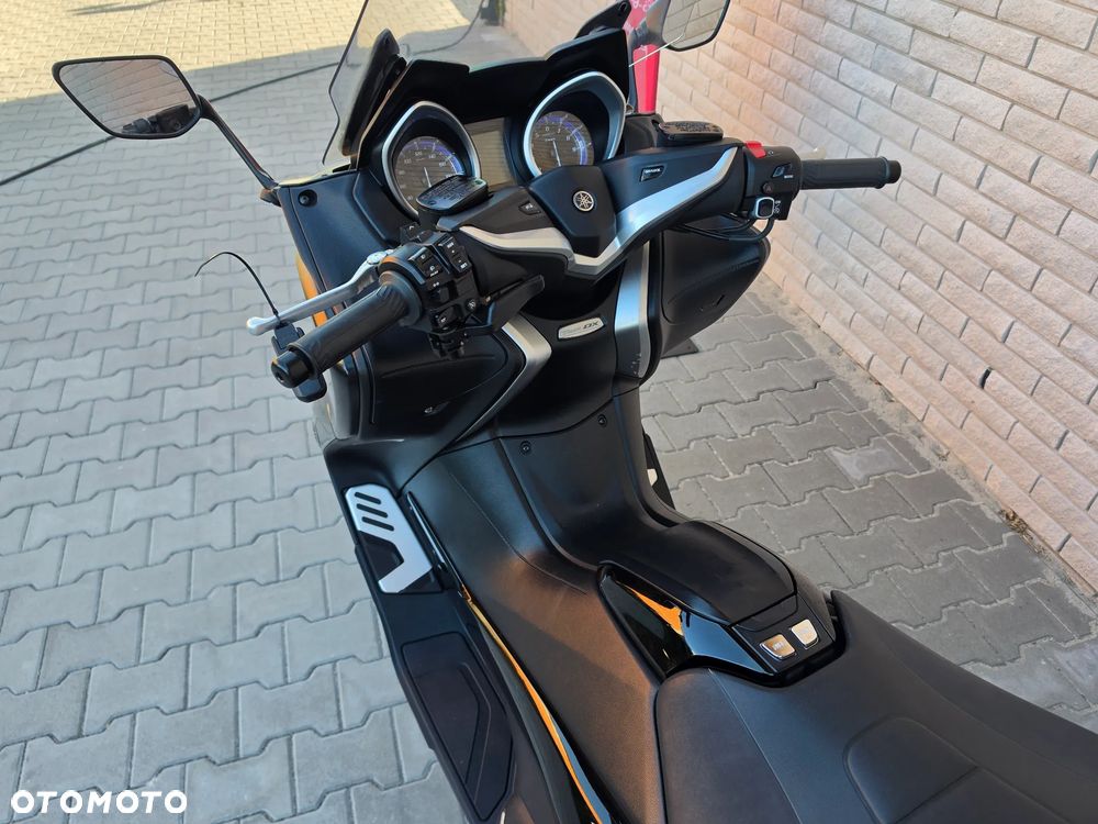 Yamaha Tmax - 7