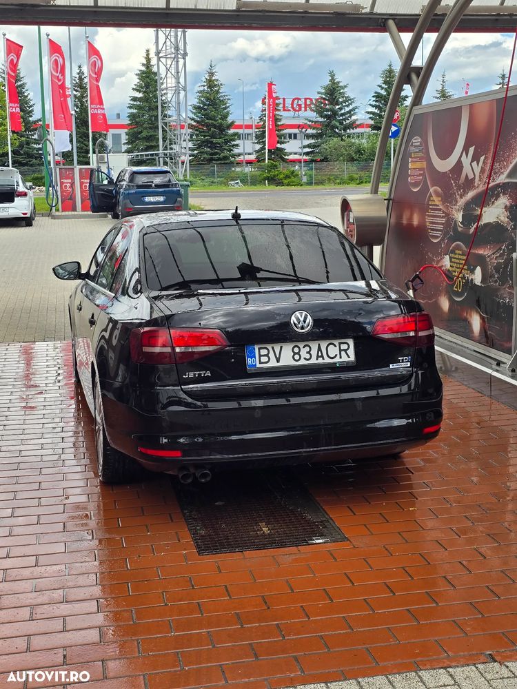 Volkswagen Jetta 2.0 TDI DSG Comfortline - 8