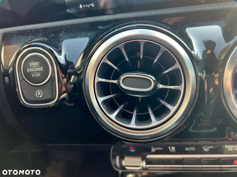 Mercedes-Benz CLA 180 AMG Line 7G-DCT - 14