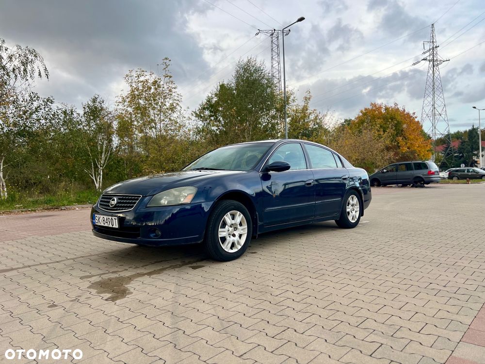 Nissan Altima - 3
