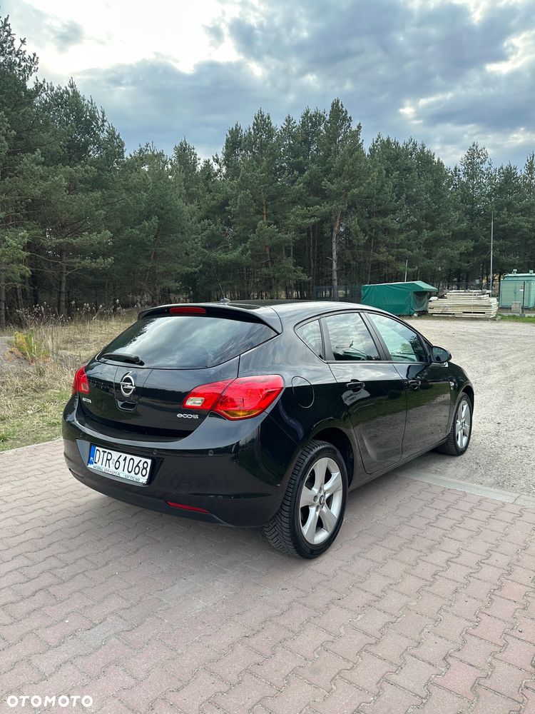 Opel Astra 1.4 150 Jahre - 4
