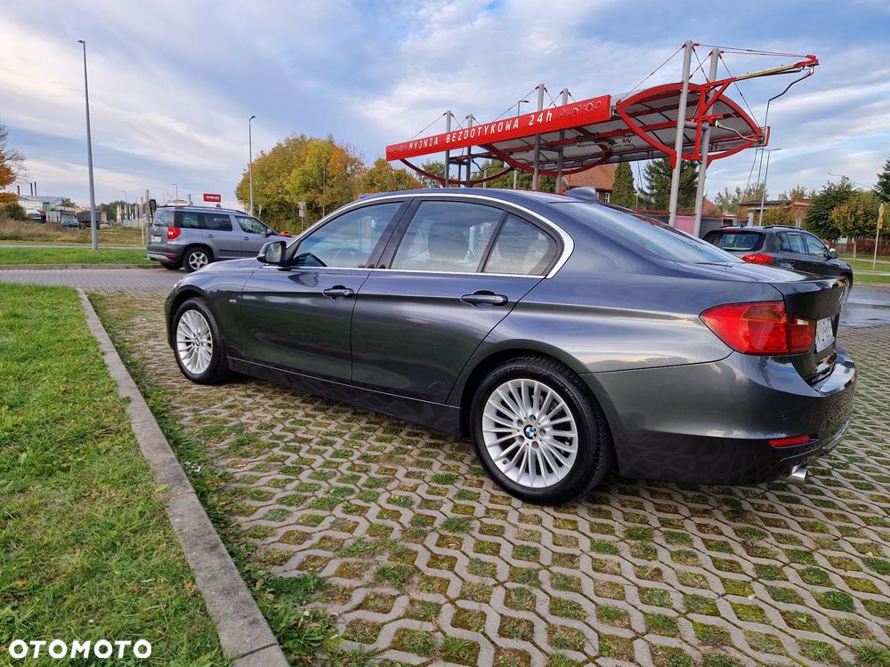 BMW Seria 3 320d Blue Performance Luxury Line - 7