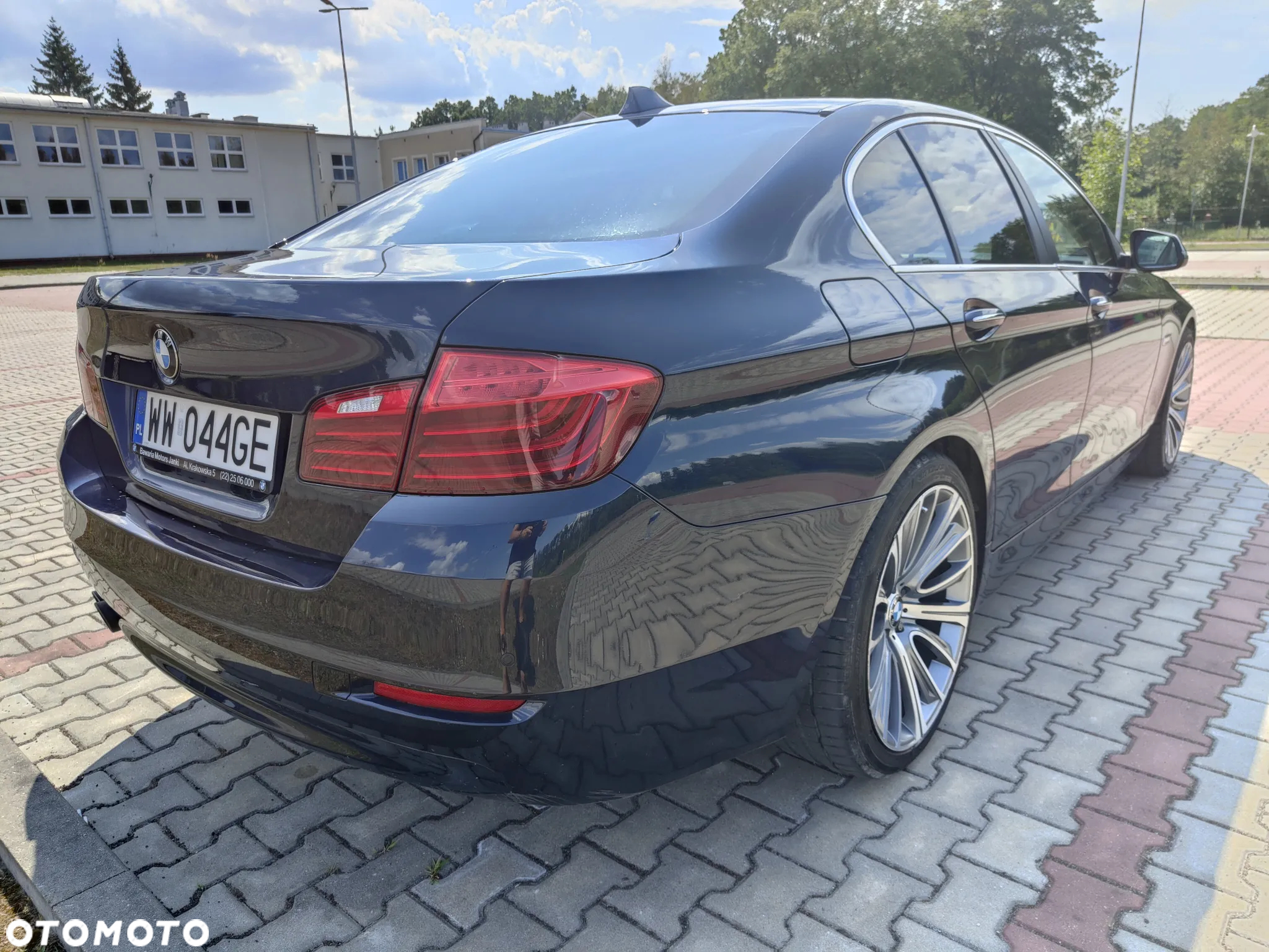 BMW Seria 5 528i xDrive Luxury Line - 3