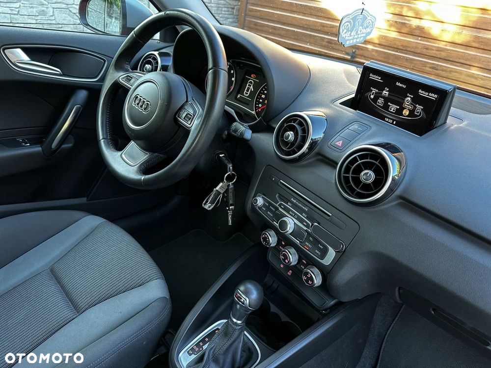 Audi A1 3-drzwiowe 1.0 TFSI ultra S tronic design - 23