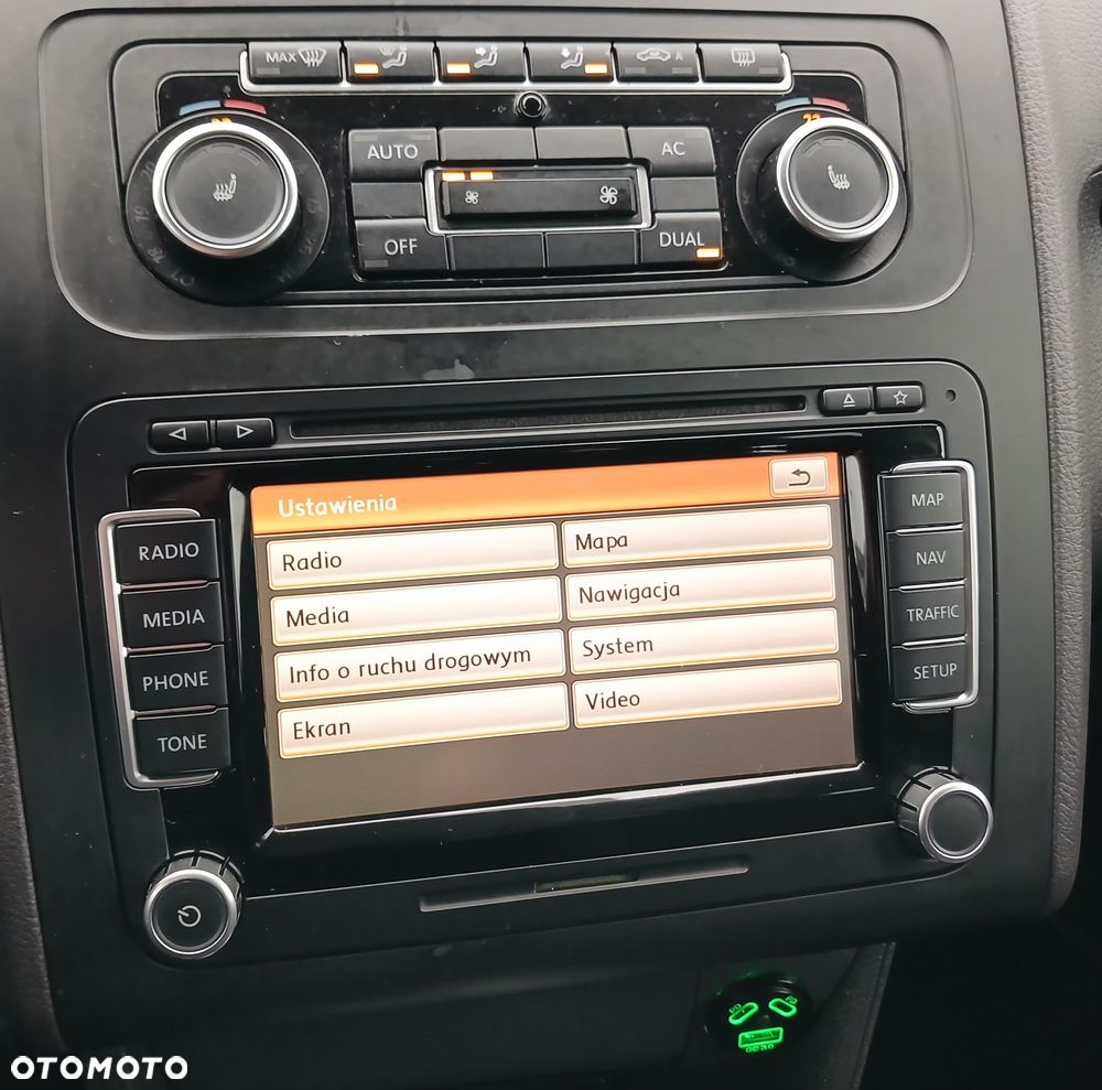 Volkswagen Touran - 24
