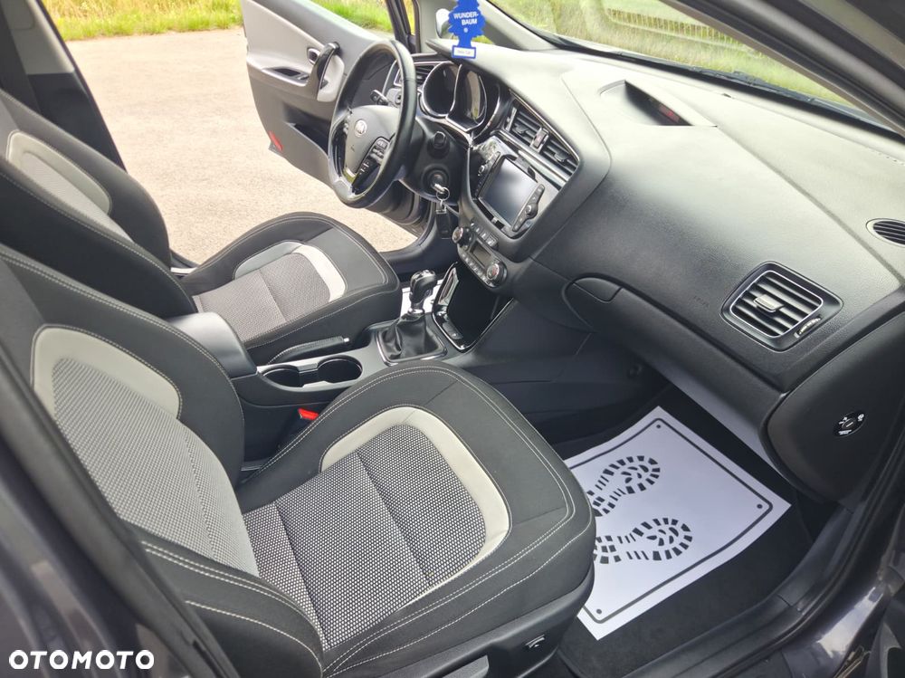 Kia Ceed - 16