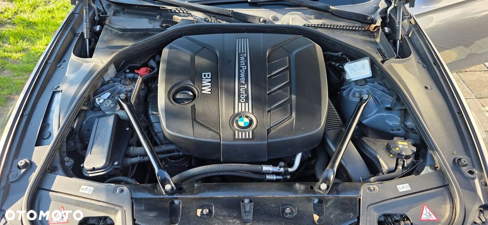 BMW Seria 5 525d Sport-Aut Luxury Line - 23