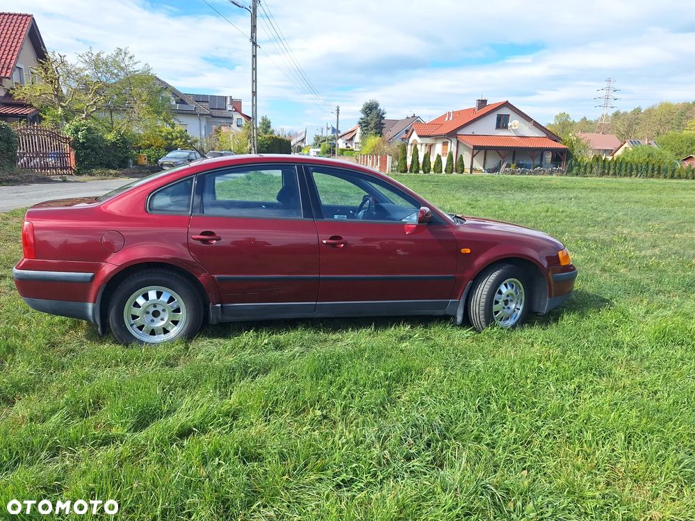 Volkswagen Passat 1.6 CL - 5